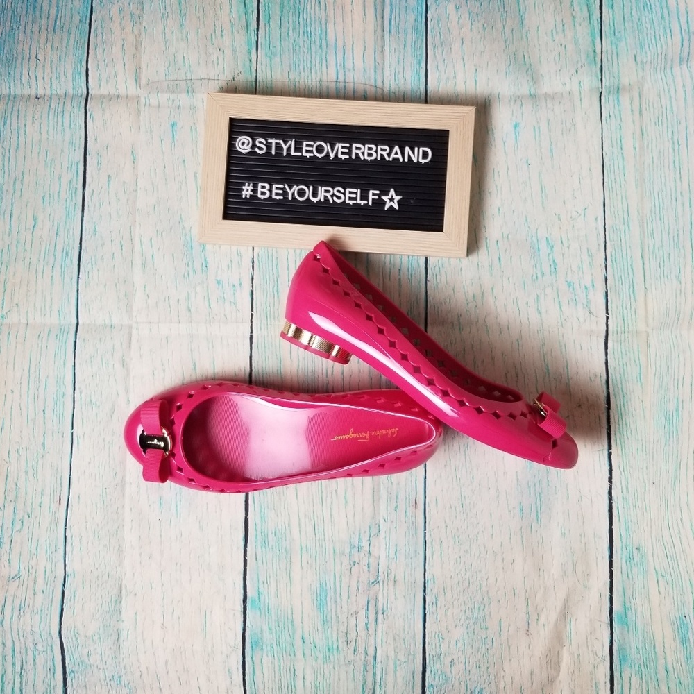 Salvatore Ferragamo hot pink  jelly  shoes size 10